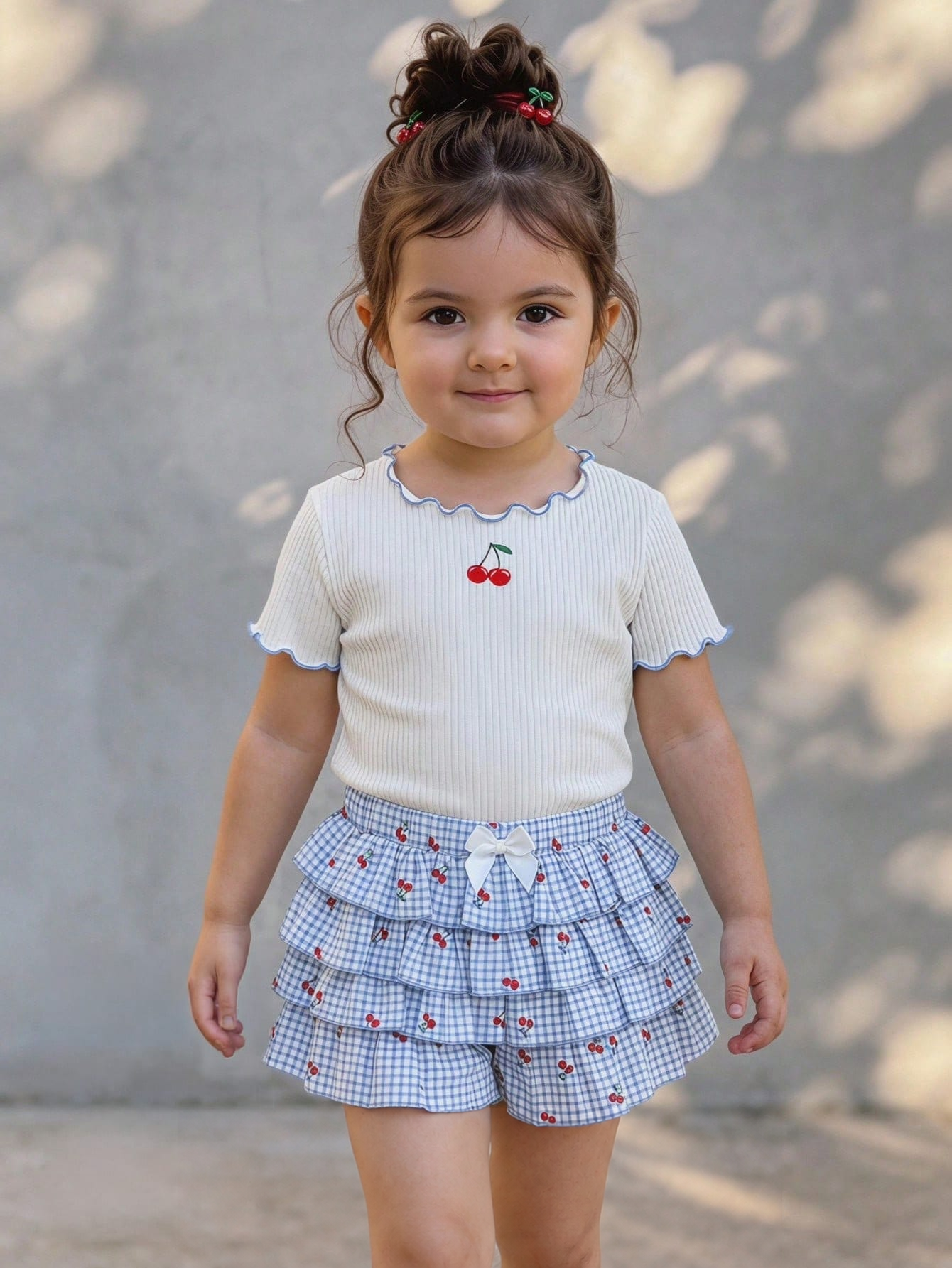 Conjunto Bebê Menina Blusa Cereja e Shorts Saia Xadrez