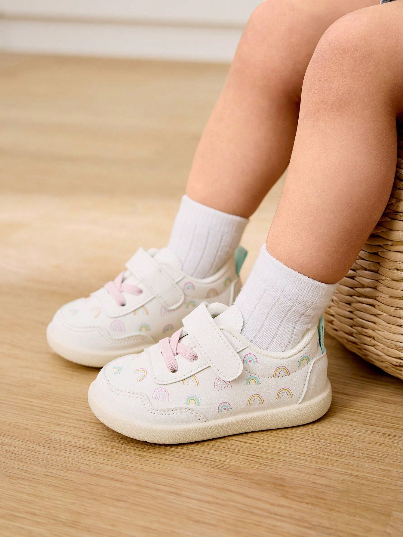 Tênis Infantil Menina Arco-Íris Velcro Branco