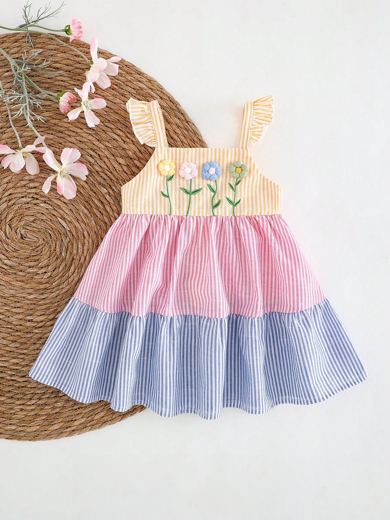 Vestido Infantil Menina Listrado em Camadas Flores 3D