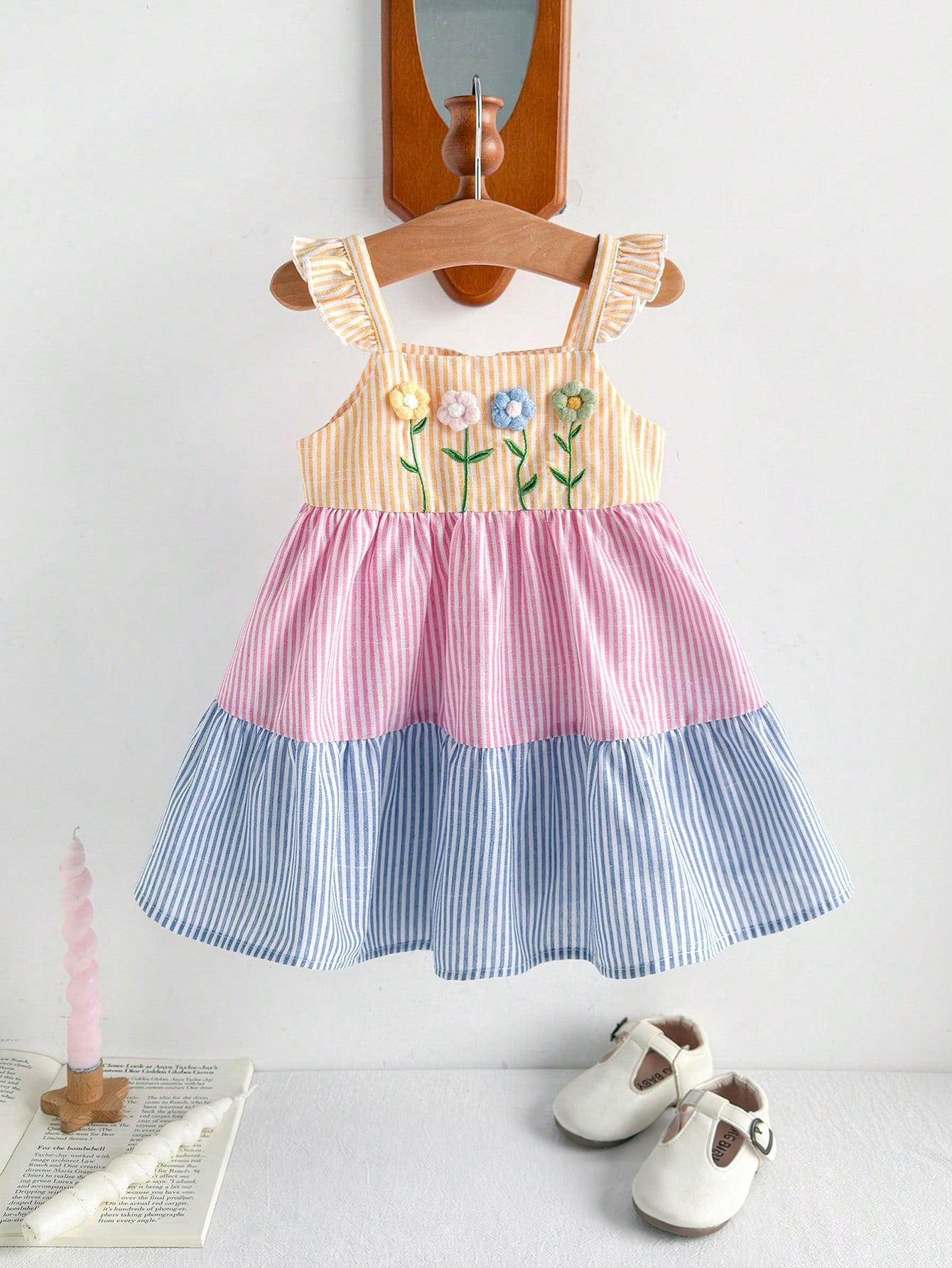 Vestido Infantil Menina Listrado em Camadas Flores 3D