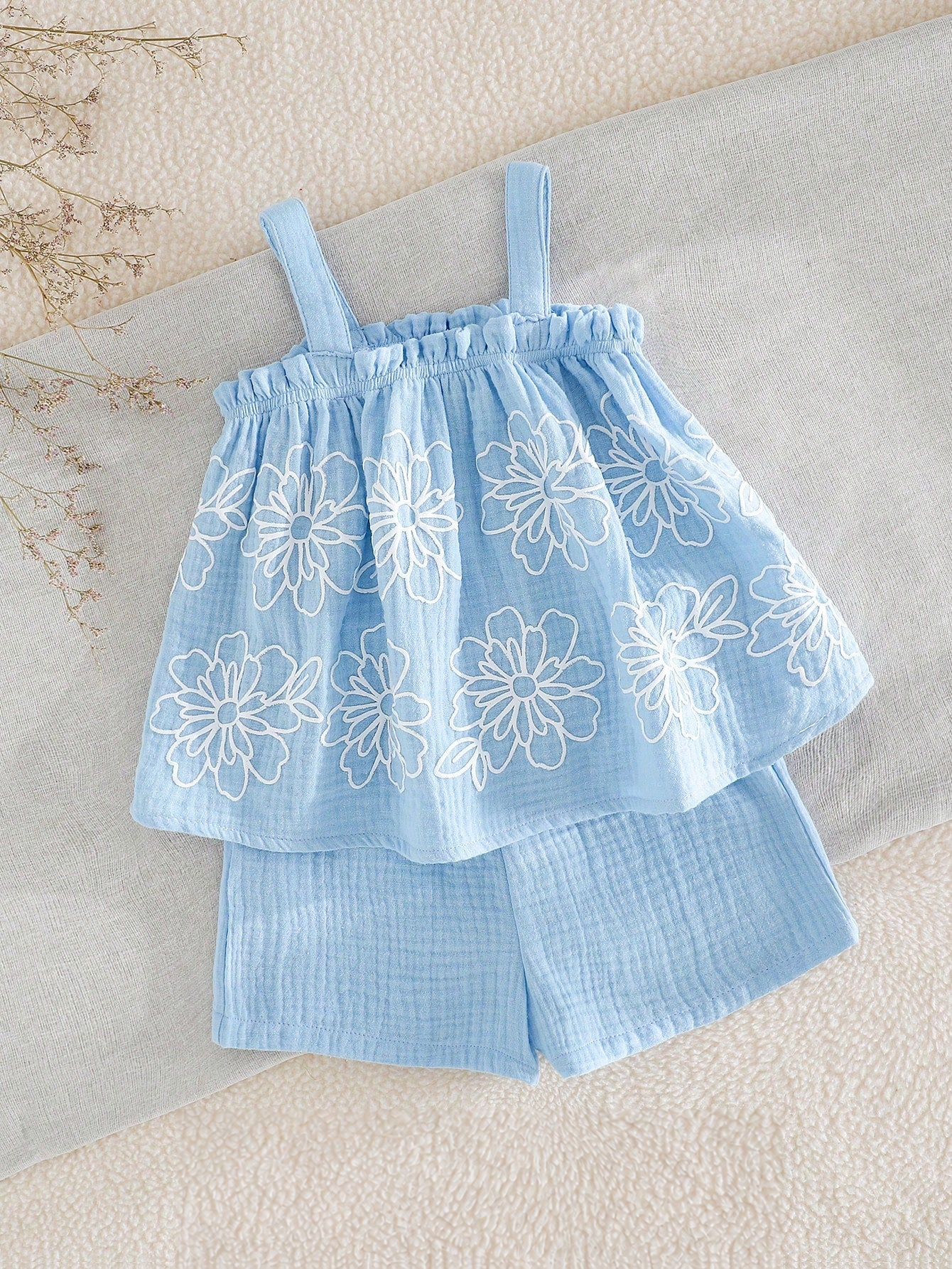 Conjunto Bebê Menina Blusa Floral Bordada e Shorts Musselina