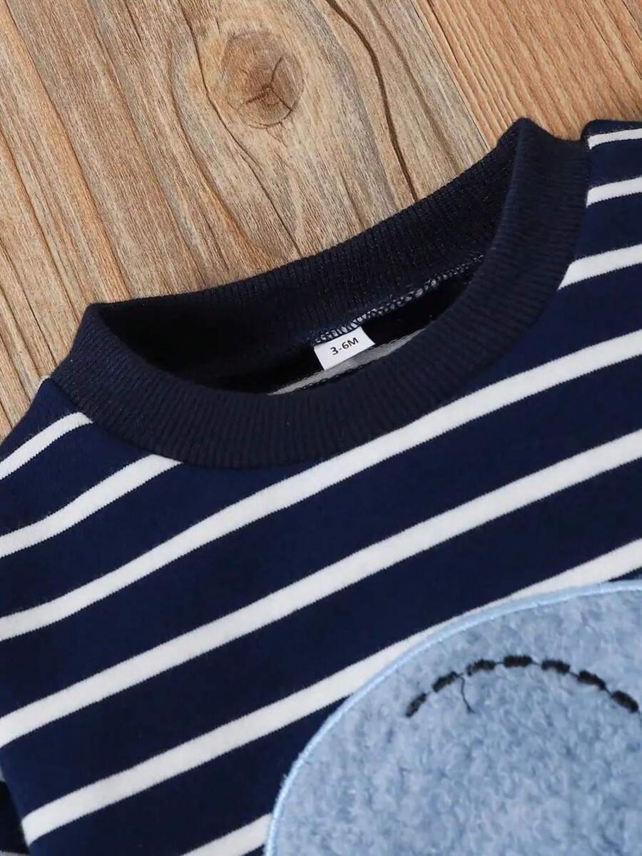 Conjunto Infantil Bebê Menino Moletom Listrado Aplique Elefante e Calça Jeans