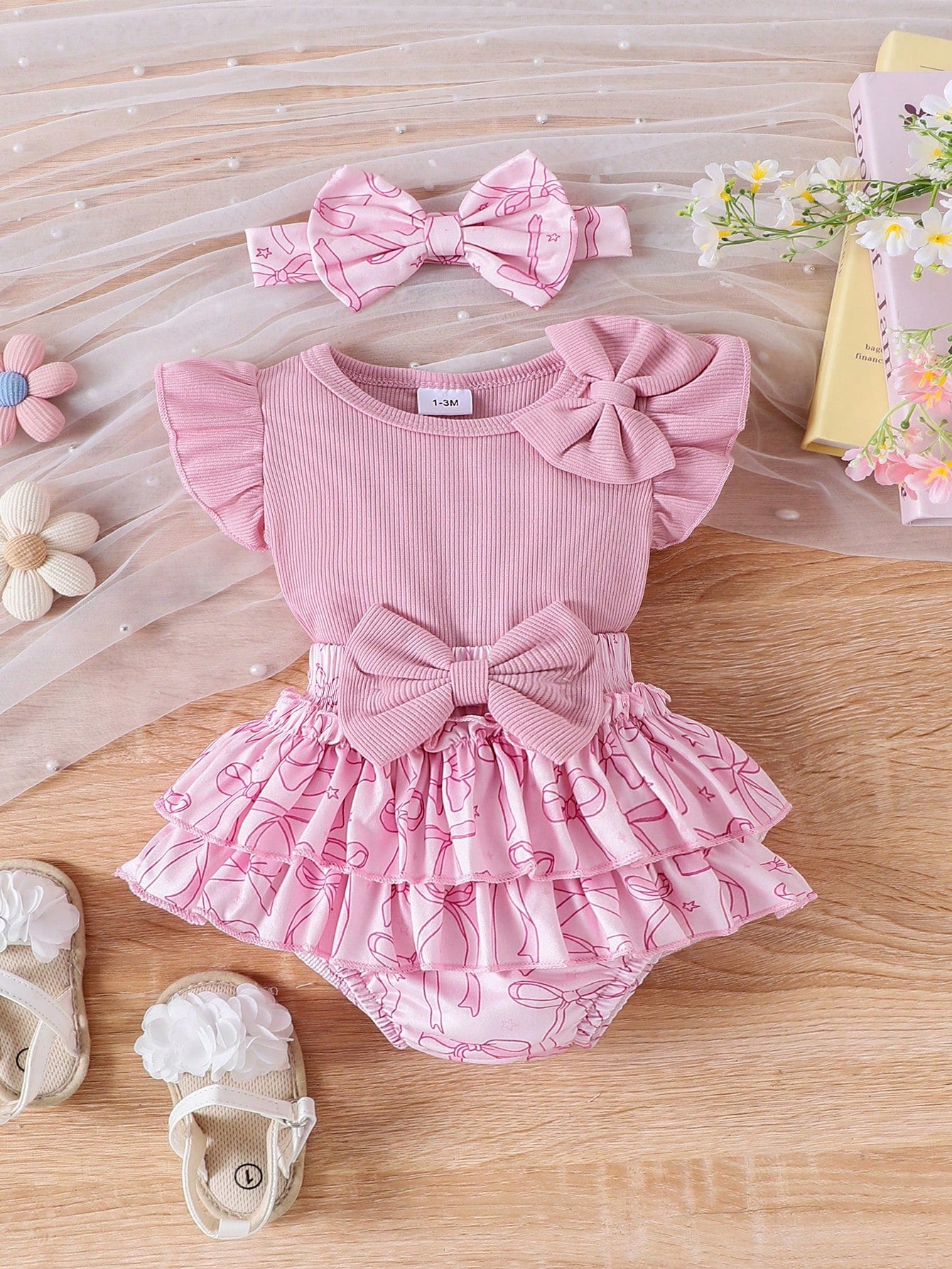 Conjunto Bebê Menina 3 Peças Body Borboleta Shorts Estampado e Faixa de Cabelo