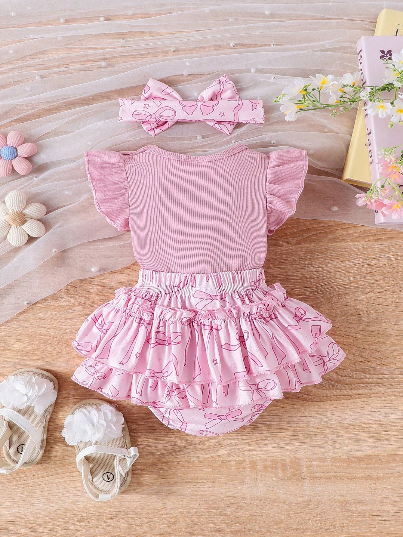 Conjunto Bebê Menina 3 Peças Body Borboleta Shorts Estampado e Faixa de Cabelo