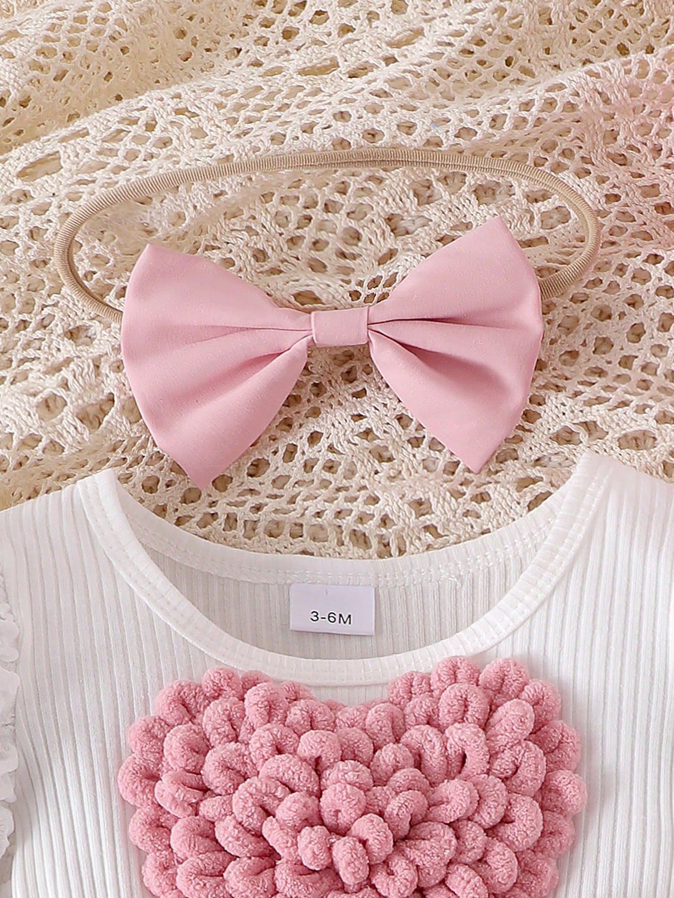 Conjunto Body Vestido Bebê Menina Kit 4 Peças Coração 3D Laço Manga Bufante Faixa e Meia