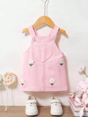 Jardineira Infantil Menina Denim Bordado Floral Bolso Coração
