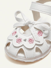 Sandália Infantil Menina Fechada com LED Bordado Floral e Laço