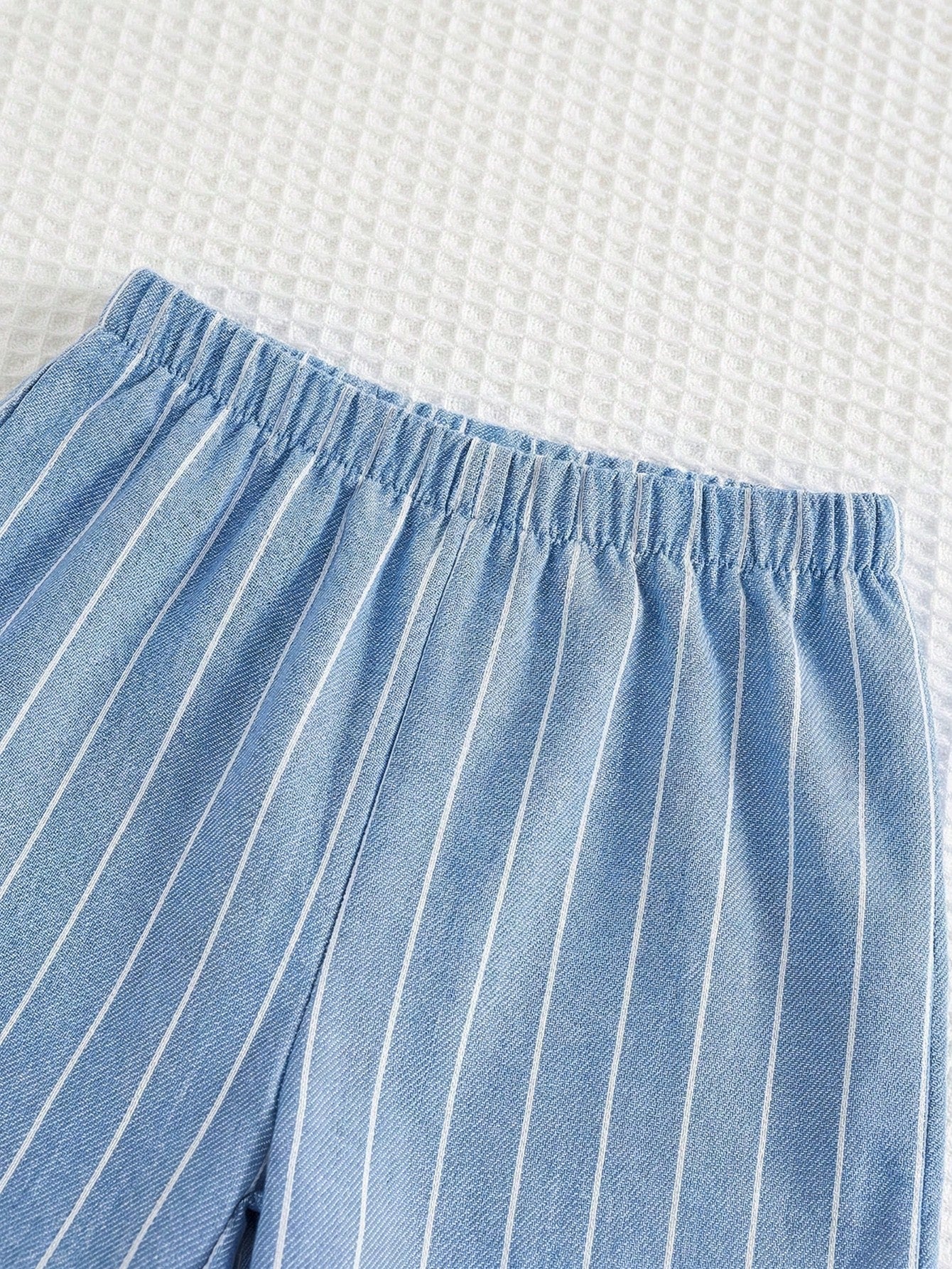 Conjunto Bebê Menino 2 Peças Camiseta Animais Marinhos e Shorts Listrado