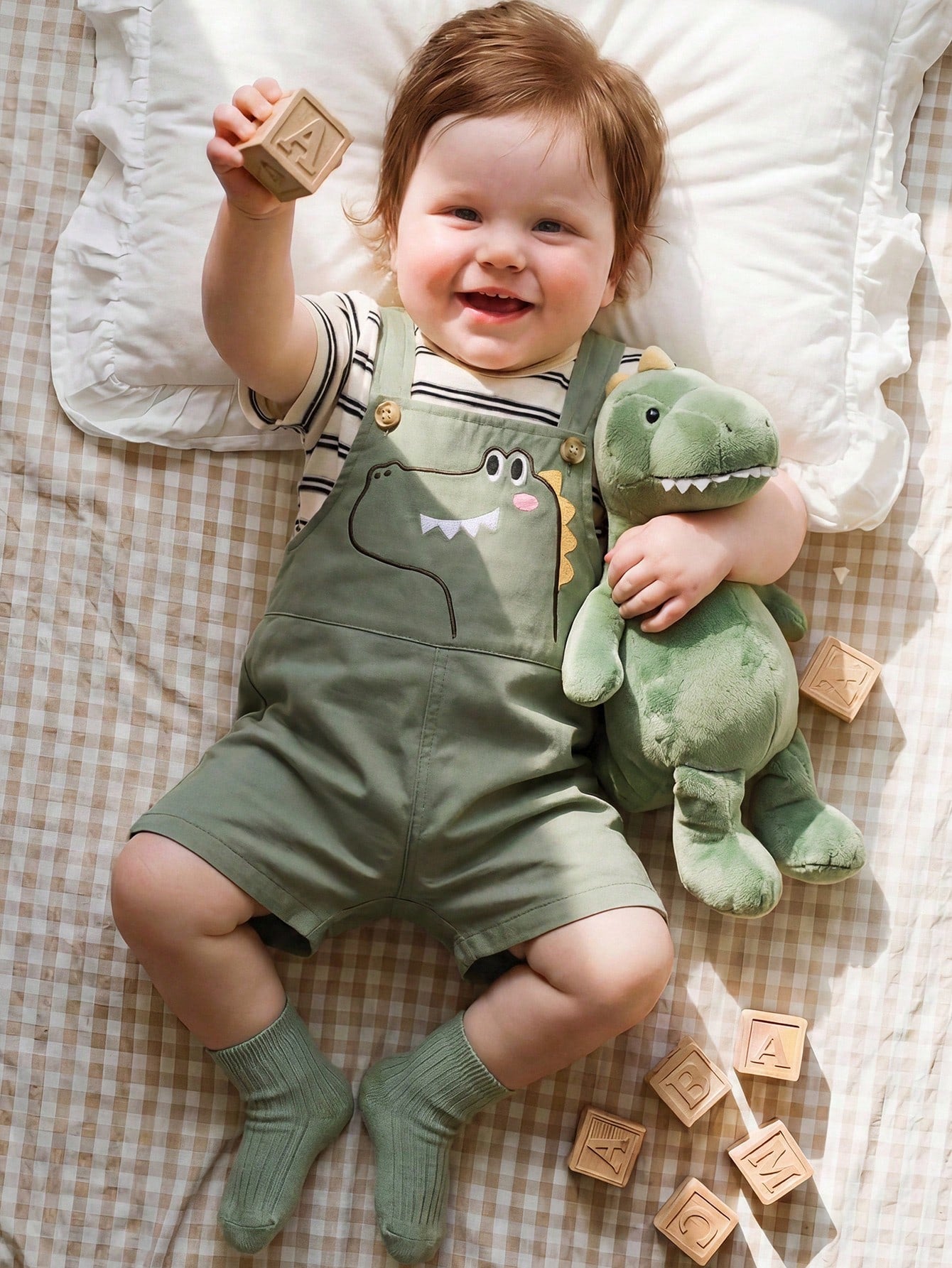 Conjunto 2 Peças Bebê Menino Camiseta Listrada Manga Curta e Jardineira Dinossauro
