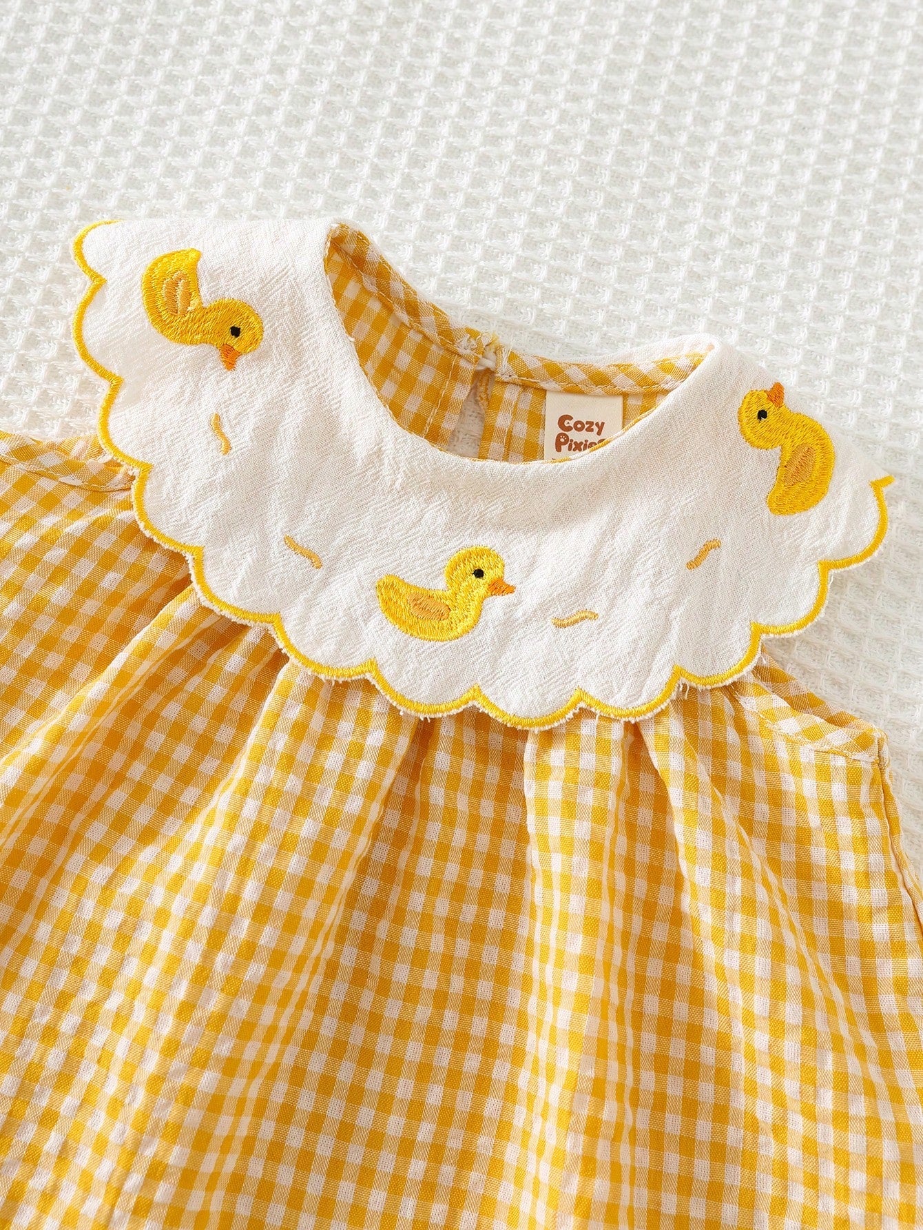 Vestido Bebê Menina Regata Xadrez Gola Bordada Pato Algodão