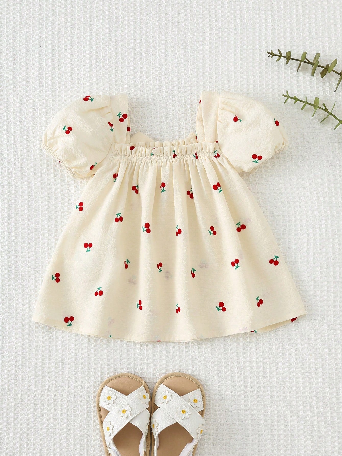 Vestido Bebê Menina Cereja Manga Pétala Laço Gola Quadrada