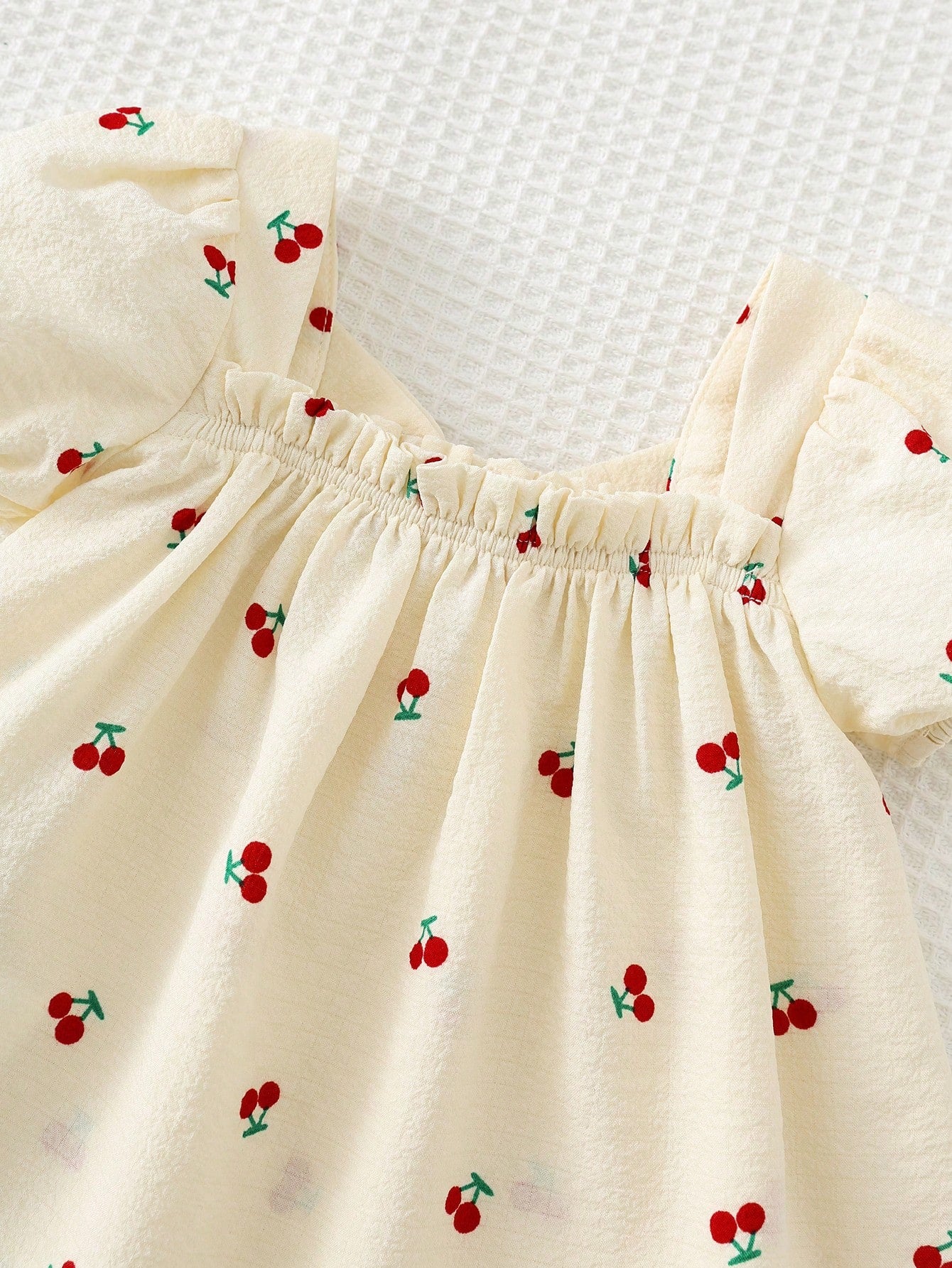 Vestido Bebê Menina Cereja Manga Pétala Laço Gola Quadrada
