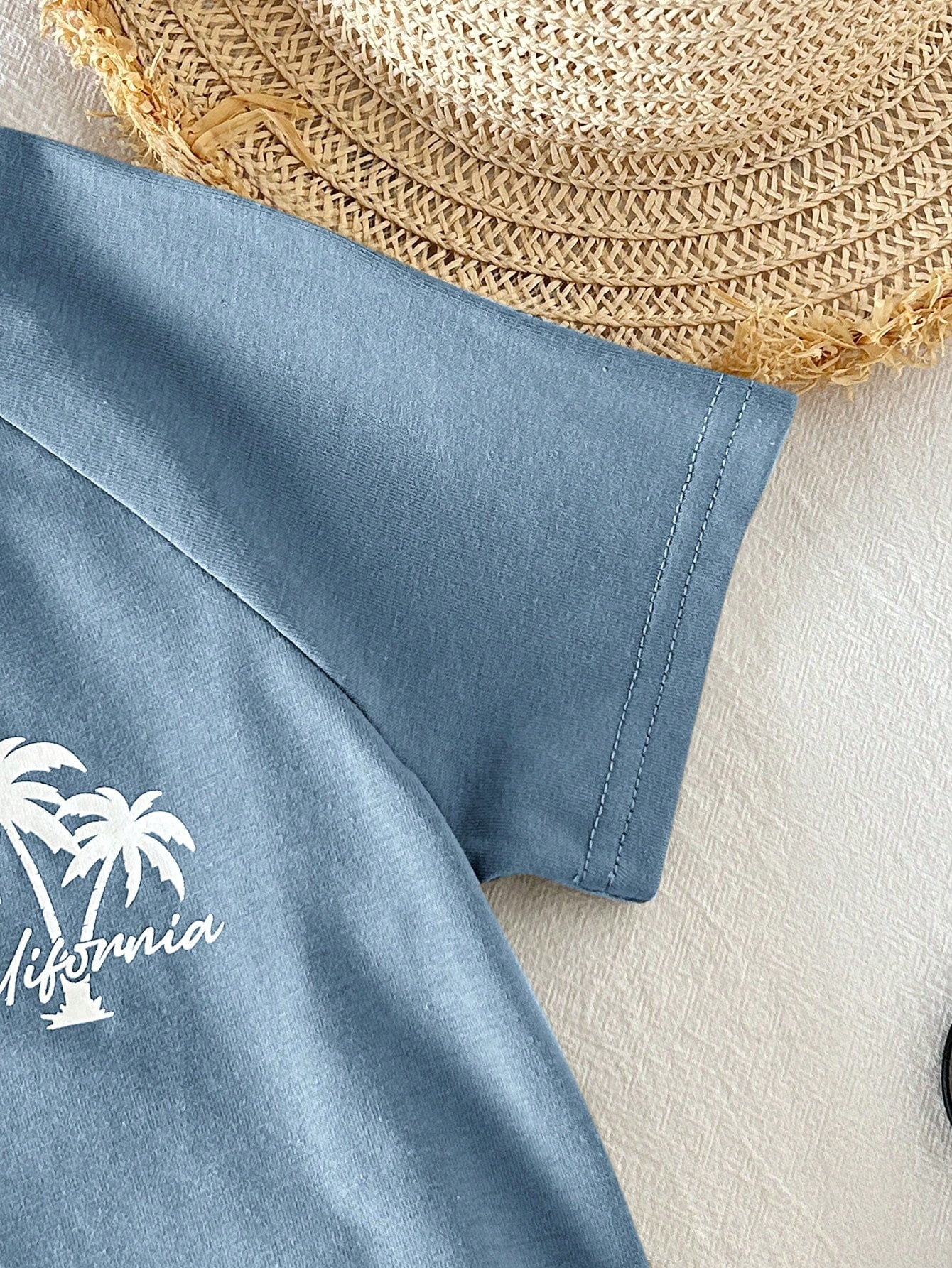 Conjunto Bebê Menino Camiseta Raglan Estampa California e Shorts Listrado