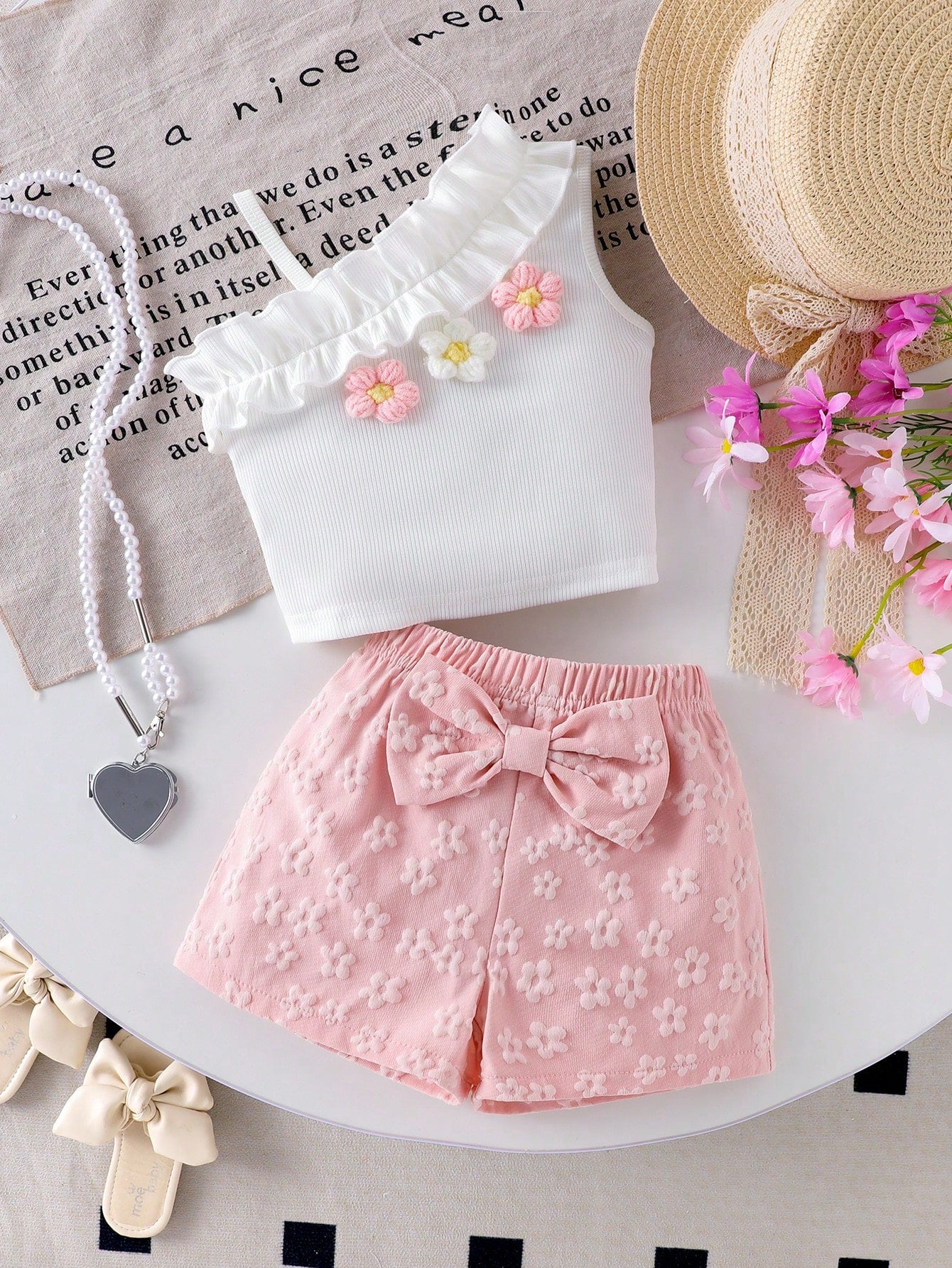 Conjunto Bebê Menina 2 Peças Top Floral Ombro Assimétrico e Shorts com Laço