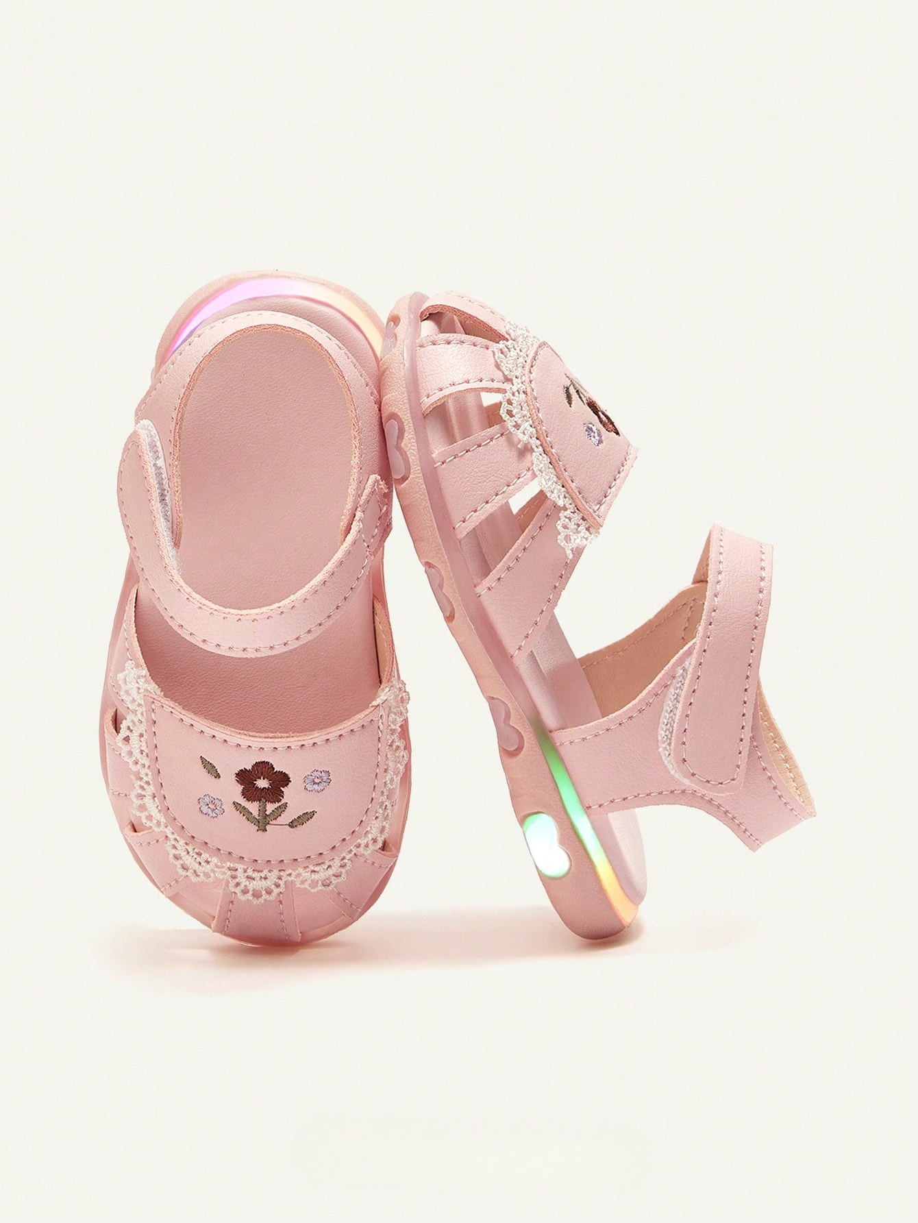 Sandália Bebê Menina Fechada com Luz LED Bordado Floral Renda Velcro