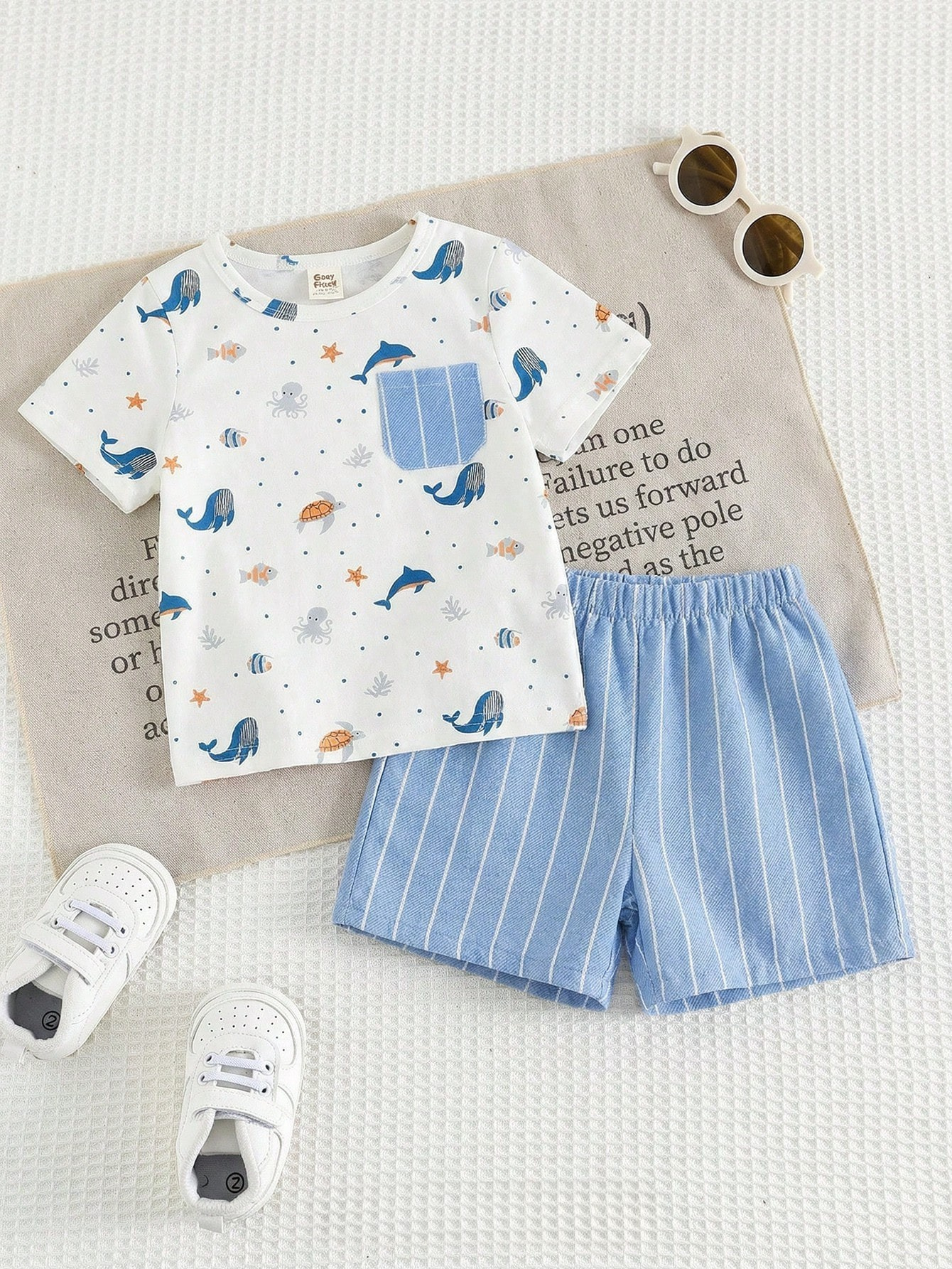 Conjunto Bebê Menino 2 Peças Camiseta Animais Marinhos e Shorts Listrado
