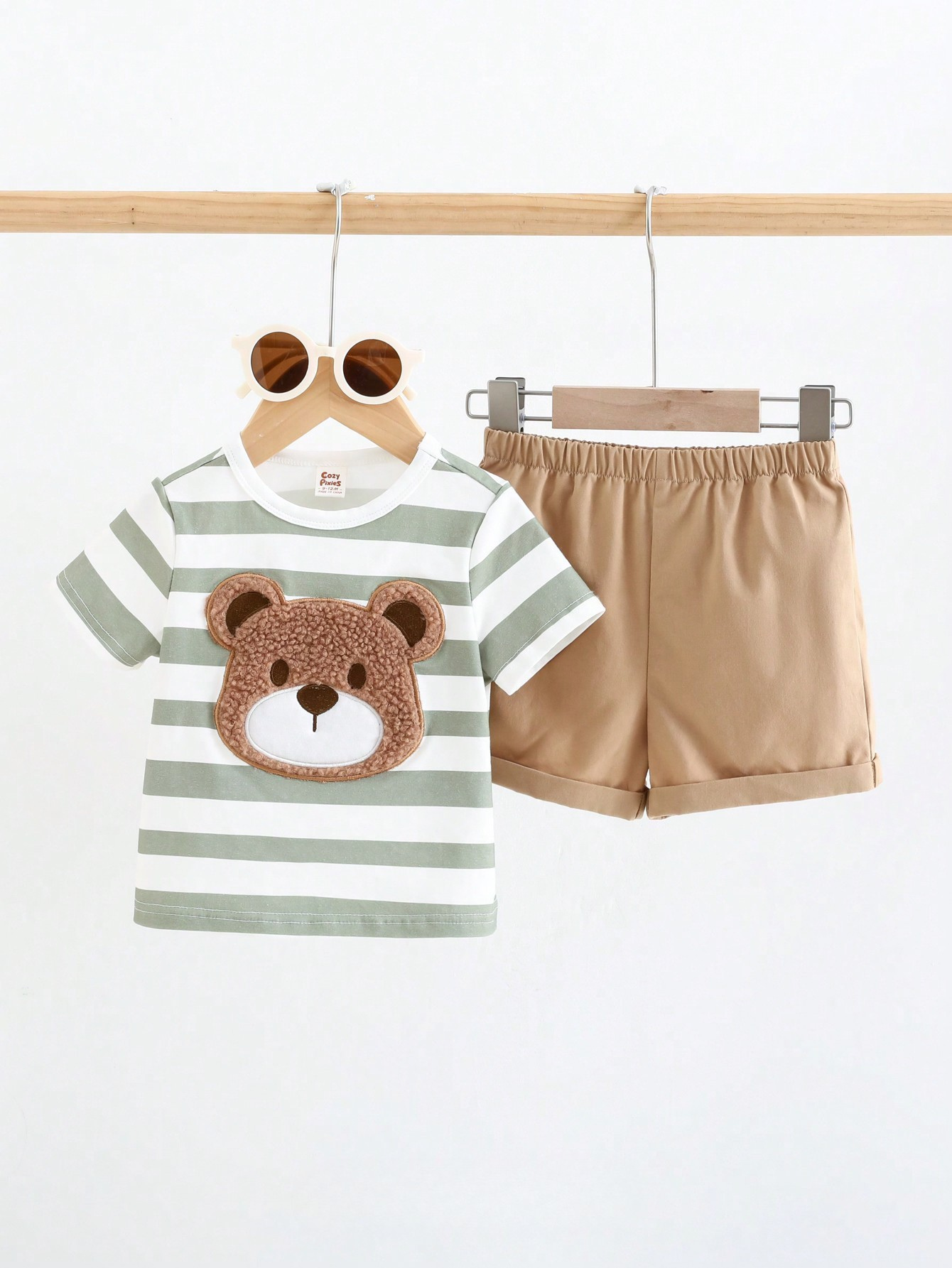 Conjunto 2 Peças Bebê Menino Camiseta Urso Aplique Pelúcia e Shorts