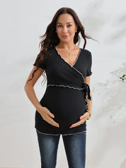 Blusa Gestante de Algodão Decote V com Babado Contrastante e Amarração - Preto