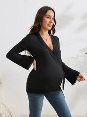 Blusa Gestante e Amamentação Transpassada Manga Flare com Punho de Renda - Preto