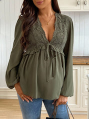 Blusa Gestante Peplum Manga Longa com Renda e Decote V - Verde militar