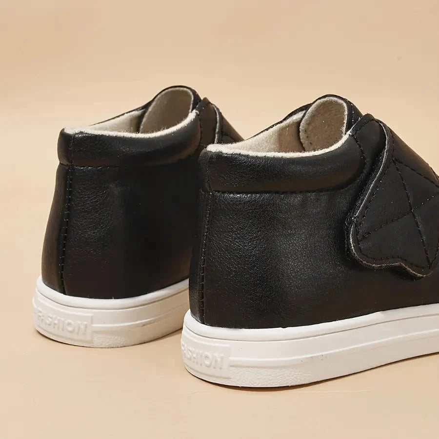 Bota Infantil Casual Cano Curto Couro Sintético Velcro Forro Macio Calçado Infantil 05 Kabannas 