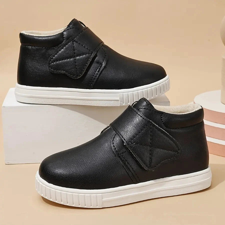 Bota Infantil Casual Cano Curto Couro Sintético Velcro Forro Macio Calçado Infantil 05 Kabannas Preto 24 