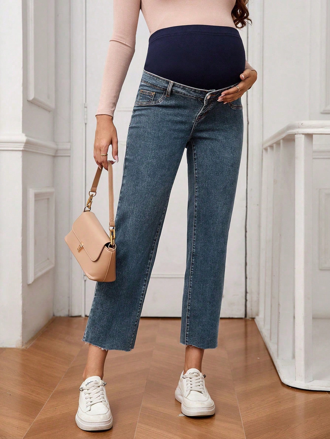Calça Jeans Gestante Reta Cropped com Barra Desfiada e Faixa Alta - Azul médio