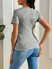 Camiseta Gestante e Amamentação Waffle Transpassada com Nó e Decote V - Azul acinzentado