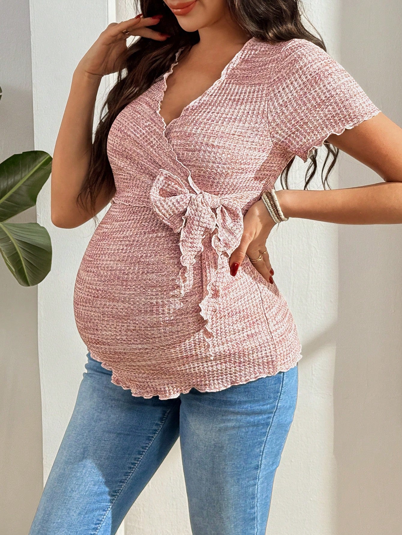 Camiseta Gestante e Amamentação Waffle Transpassada com Nó e Decote V - Rosa mesclado