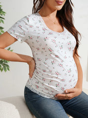 Camiseta Gestante Floral Manga Curta com Renda e Decote V - Branco floral