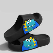 Chinelo Slide Infantil Dinossauro Sola Grossa Macio Antiderrapante Calçado Infantil 10 Kabannas Preto 26 