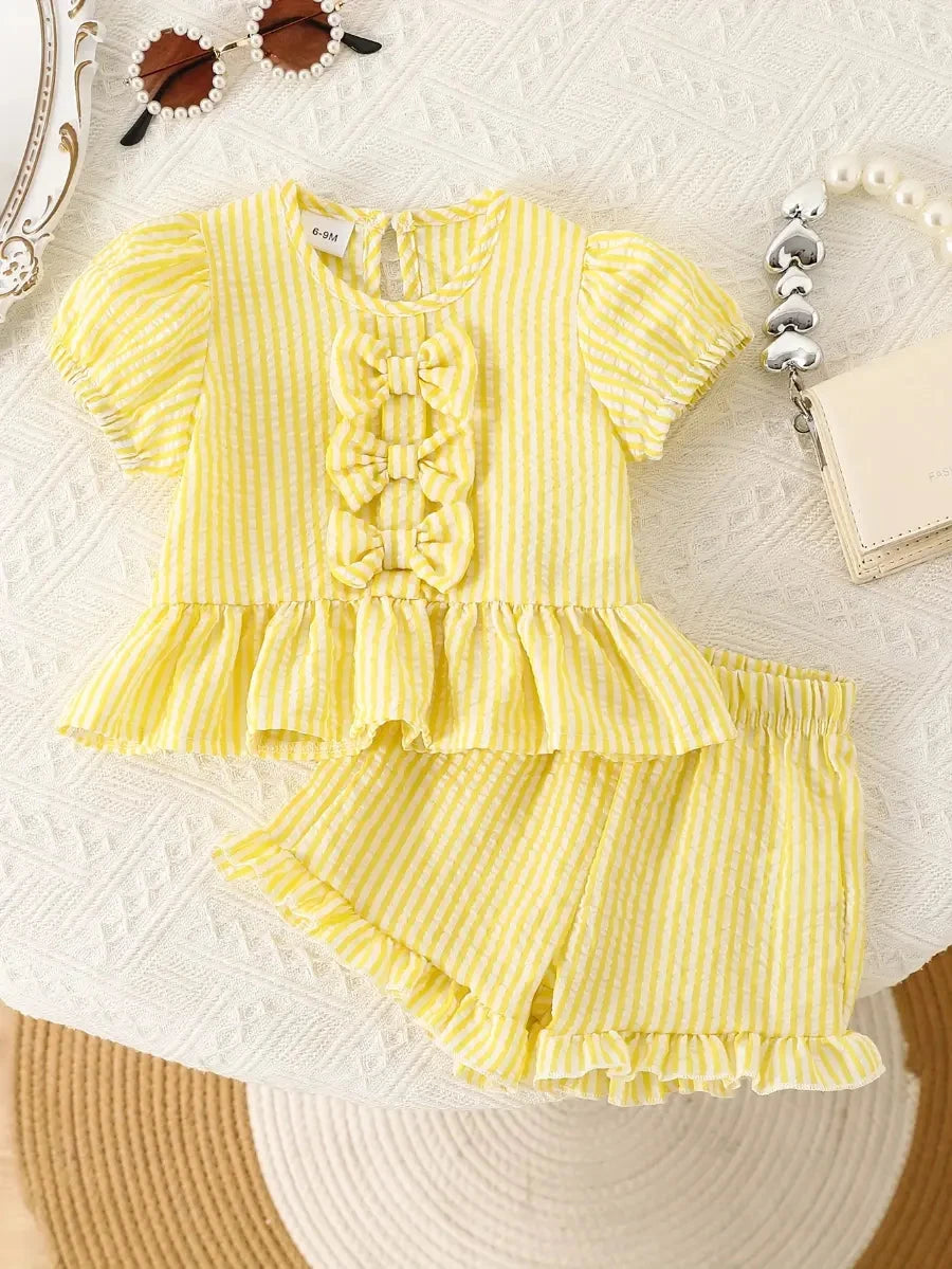 Conjunto 2 Peças Bebê Menina Blusa Listrada com Laços e Shorts Babado Seersucker Conjunto Menina 06 Kabannas Amarelo 6-9 Meses 