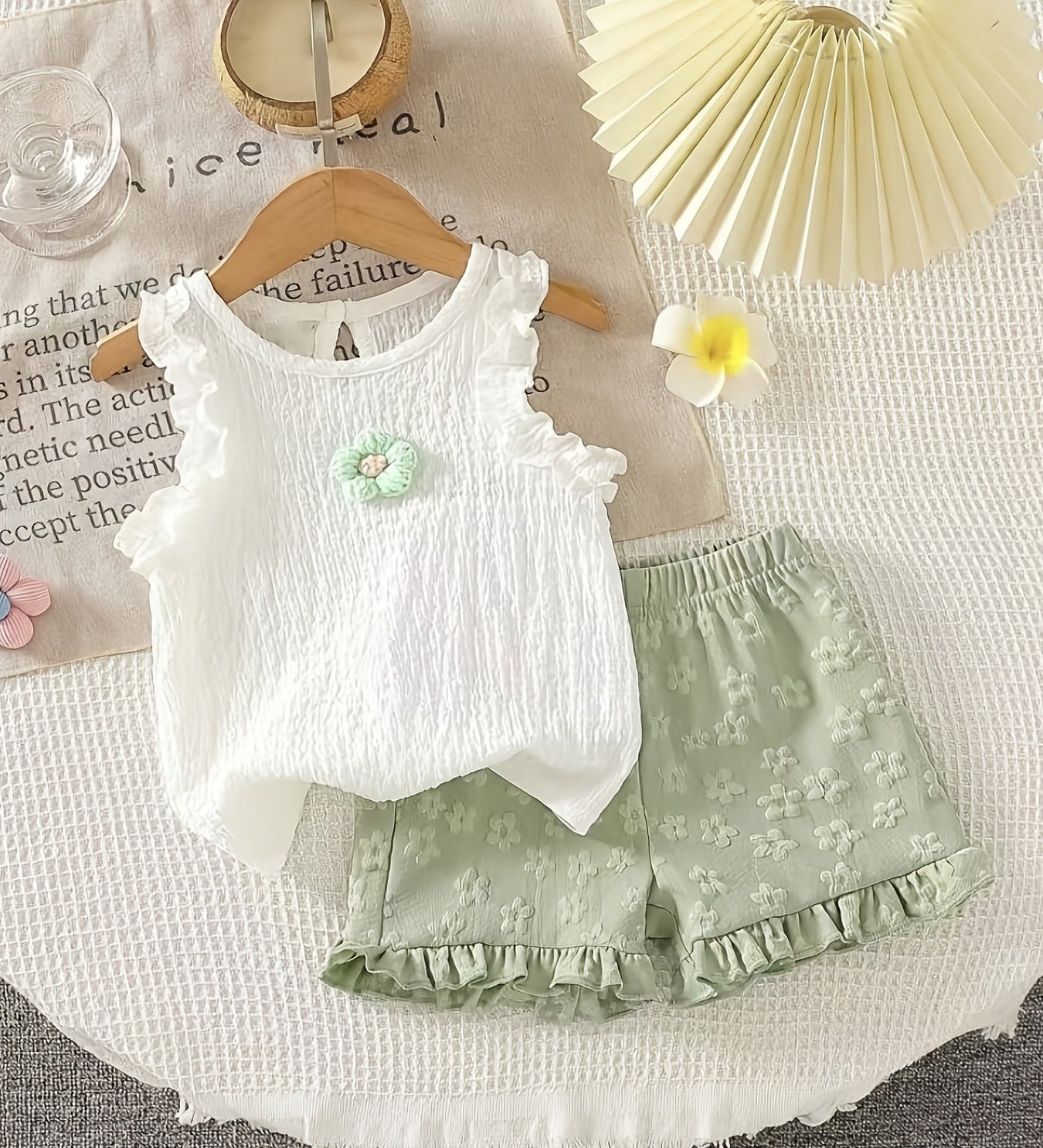 Conjunto 2 Peças Bebê Menina Regata com Babado e Flor 3D em Crochê e Short Floral em Relevo com Babado Conjunto Menina 18 Kabannas Verde 3-6 Meses 