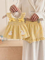 Conjunto 2 Peças Bebê Menina Top Franzido Alça e Shorts Xadrez Aplique Pato 001 Conjunto Menina 04 Kabannas 