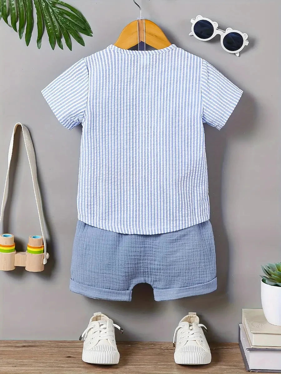 Conjunto 2 Peças Bebê Menino Camisa Listrada Manga Curta e Shorts com Elástico Conjunto Menino 21 Kabannas 