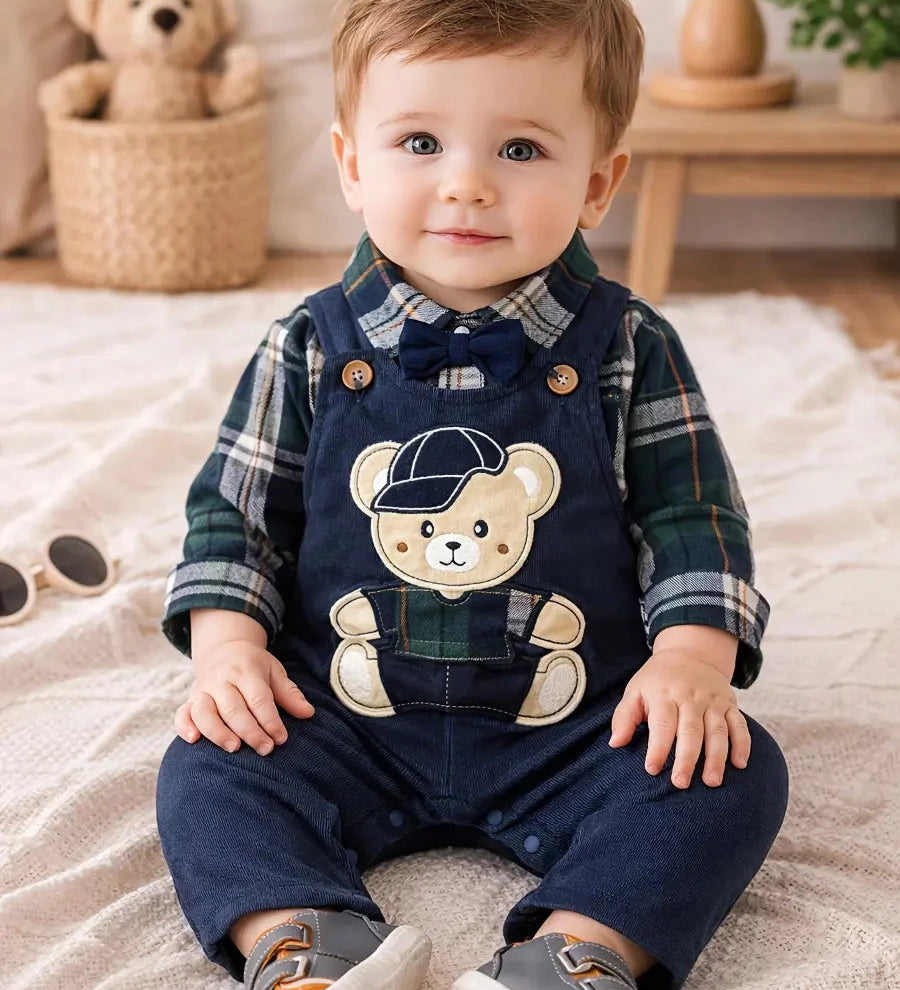 Conjunto 2 Peças Bebê Menino Camisa Xadrez Verde com Jardineira Macacão Veludo Cotelê Bordado Urso Conjunto Menino 09 Kabannas 