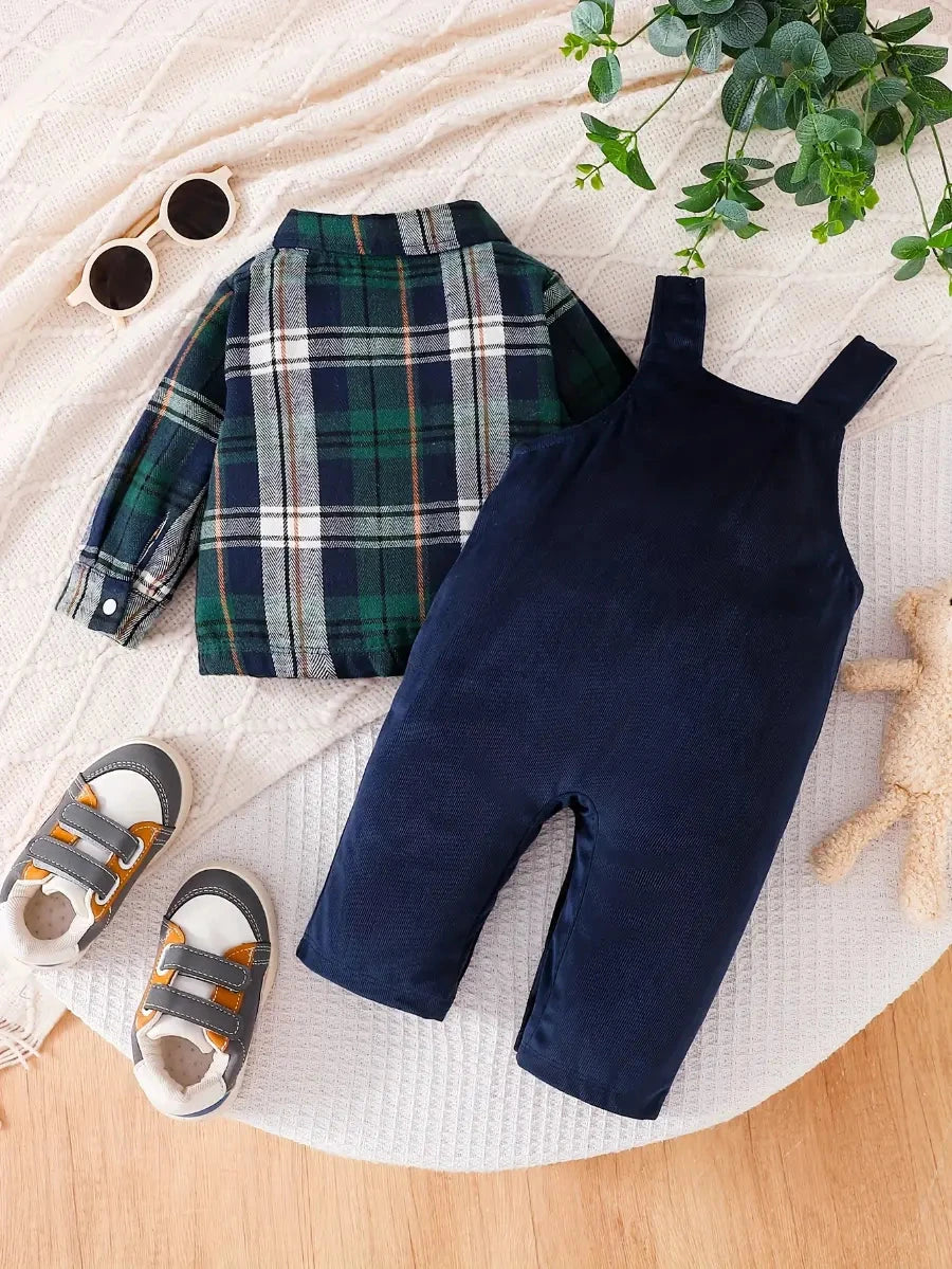 Conjunto 2 Peças Bebê Menino Camisa Xadrez Verde com Jardineira Macacão Veludo Cotelê Bordado Urso Conjunto Menino 09 Kabannas 