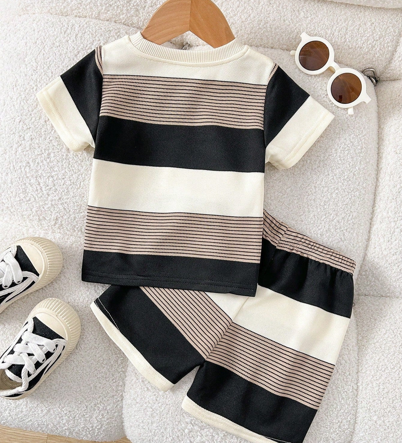 Conjunto 2 Peças Bebê Menino Camiseta Manga Curta Listrada Urso e Shorts Elástico 001 Conjunto Menino 10 Kabannas 