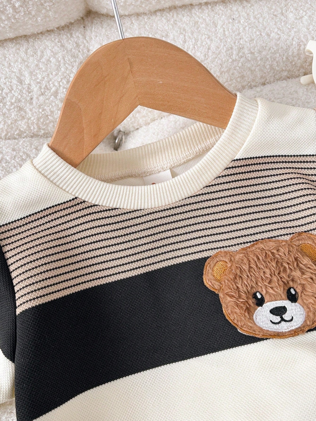 Conjunto 2 Peças Bebê Menino Camiseta Manga Curta Listrada Urso e Shorts Elástico 001 Conjunto Menino 10 Kabannas 