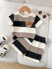 Conjunto 2 Peças Bebê Menino Camiseta Manga Curta Listrada Urso e Shorts Elástico 001 Conjunto Menino 10 Kabannas Listrado 6-9 Meses 