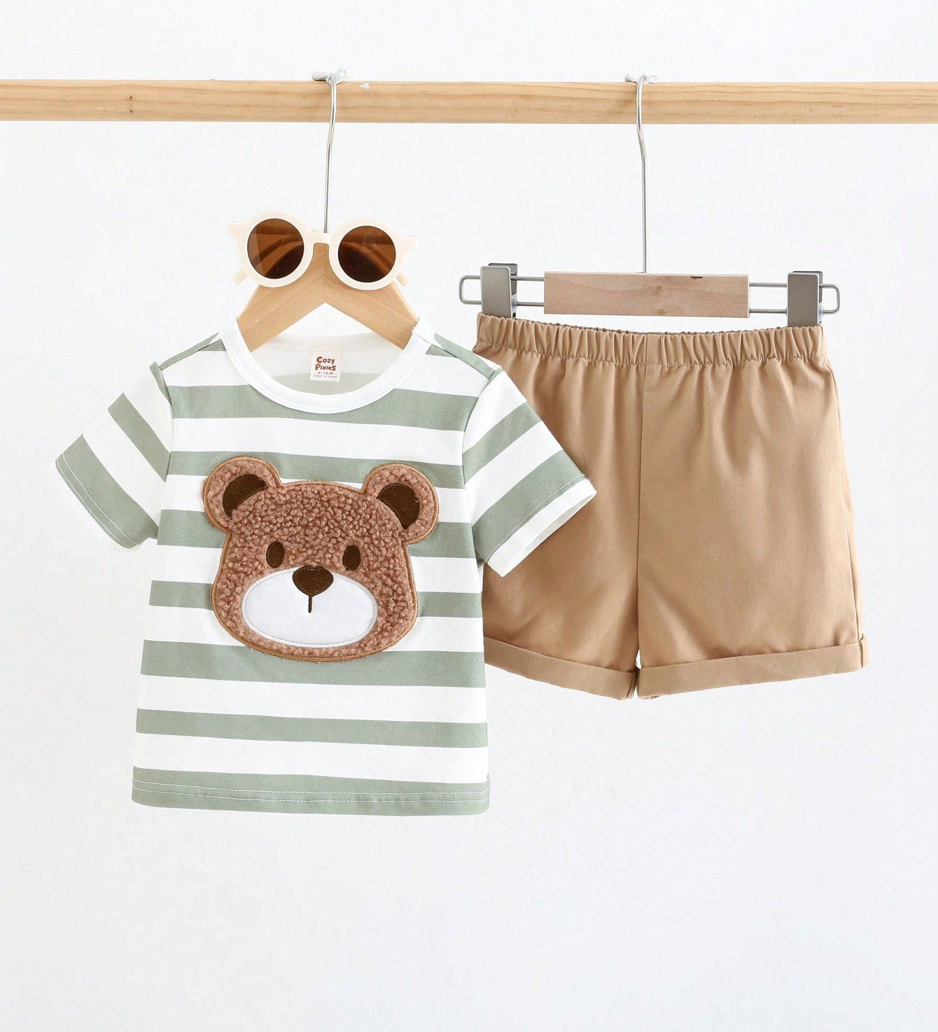 Conjunto 2 Peças Bebê Menino Camiseta Urso Aplique Pelúcia e Shorts 002 Conjunto Menino 13 Kabannas Verde e bege 6-9 Meses 