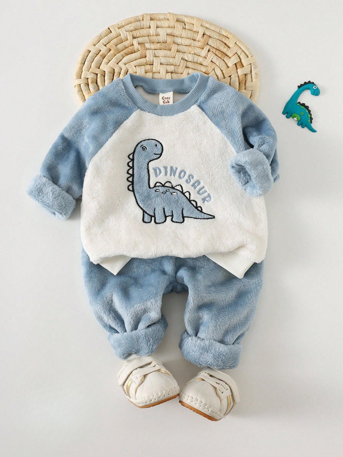 Conjunto 2 Peças Bebê Menino Moletom Manga Longa Felpudo Dinossauro 001 Conjunto Menino 07 Kabannas Azul e branco 6-9 Meses 