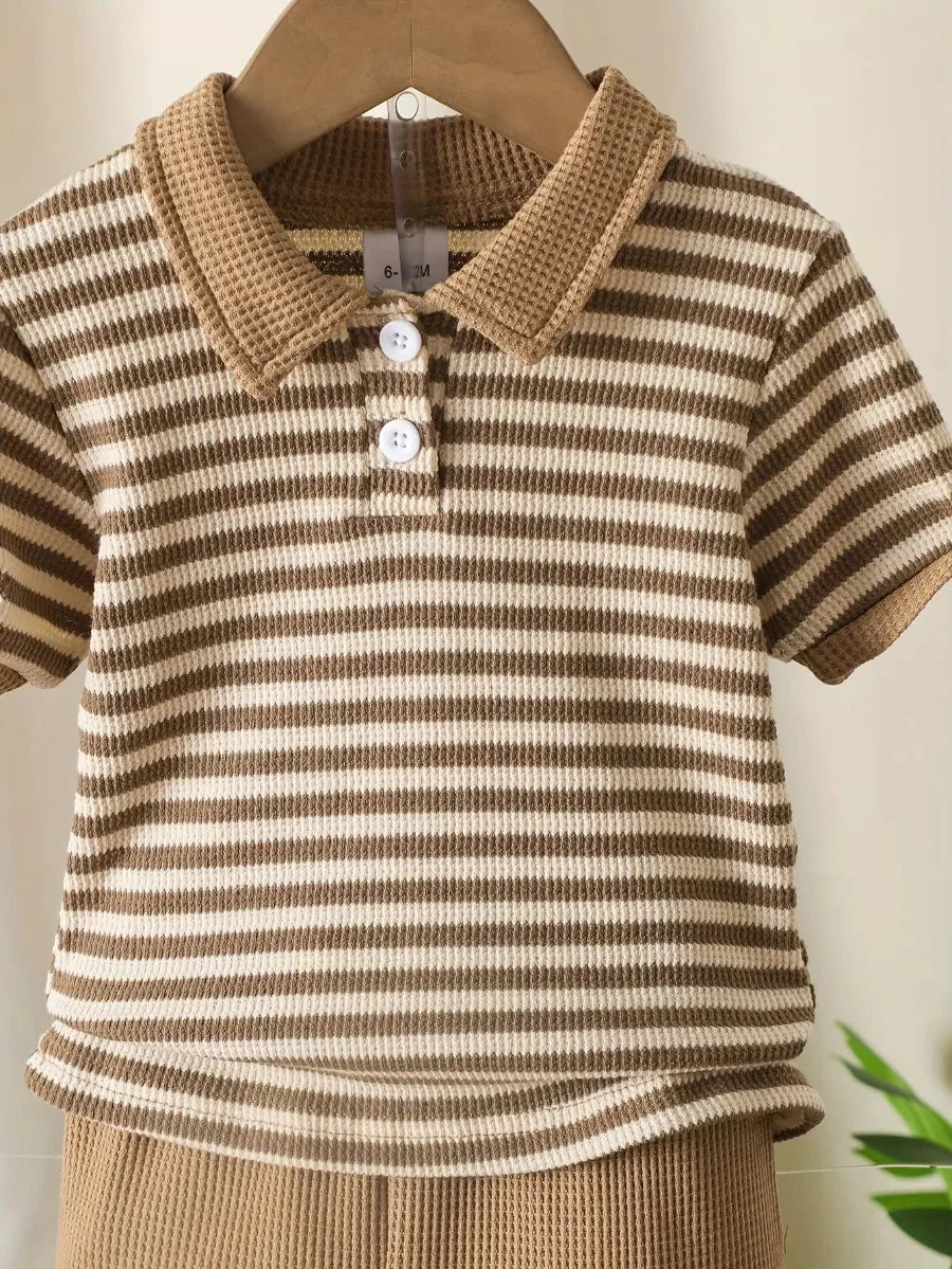 Conjunto 2 Peças Bebê Menino Polo Listrada Meia Botonagem Manga Curta e Shorts Waffle Casual Verão Conjunto Menino 04 Kabannas 