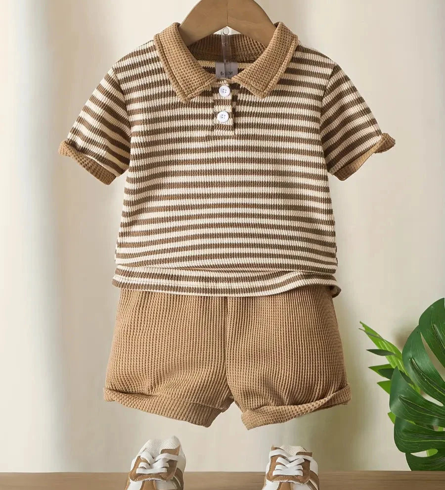 Conjunto 2 Peças Bebê Menino Polo Listrada Meia Botonagem Manga Curta e Shorts Waffle Casual Verão Conjunto Menino 04 Kabannas Marrom 12-18 Meses 