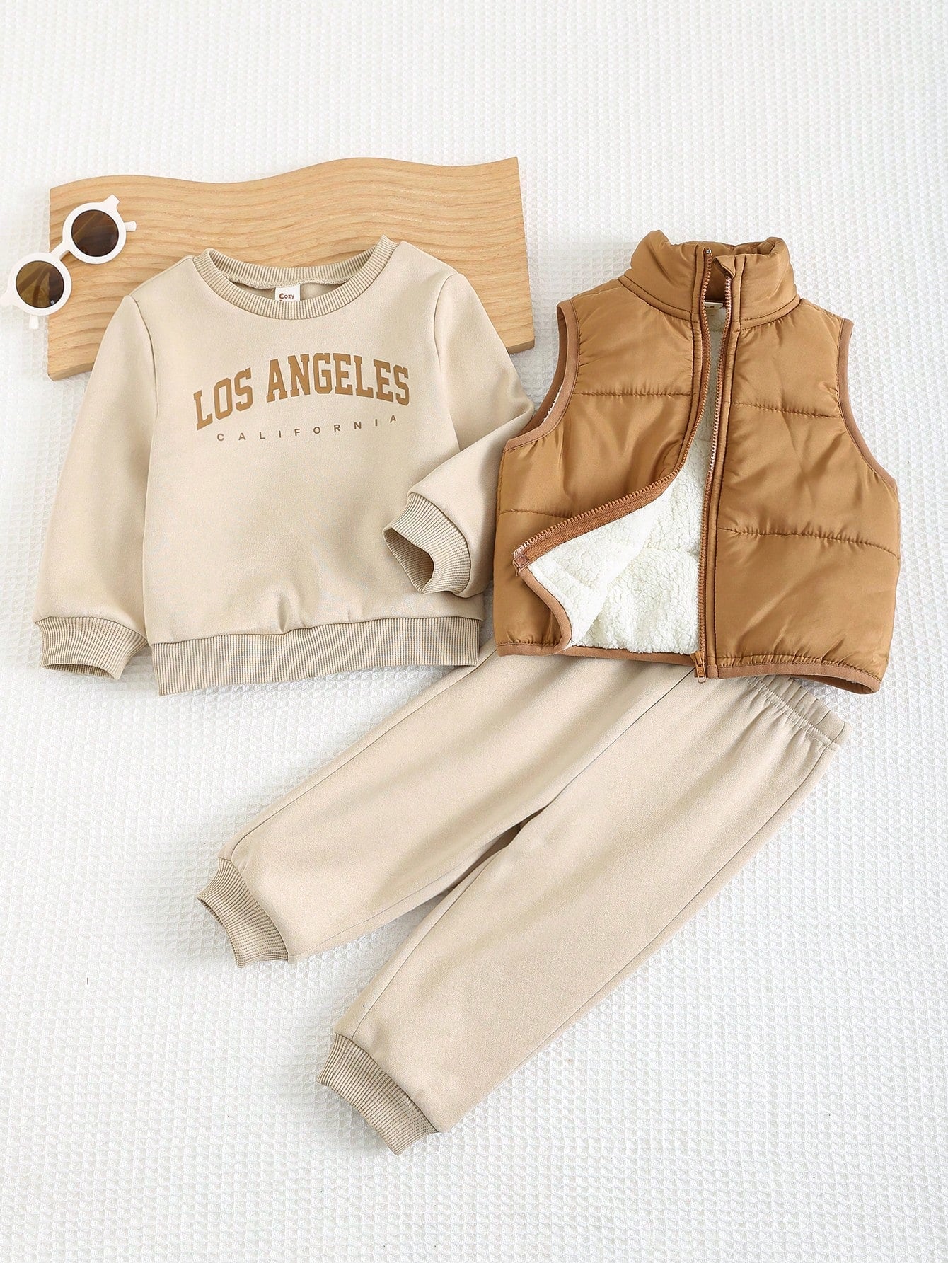 Conjunto 3 Peças Bebê Menino Moletom Los Angeles Colete Sherpa e Calça Jogger 001 Conjunto Menino 11 Kabannas 