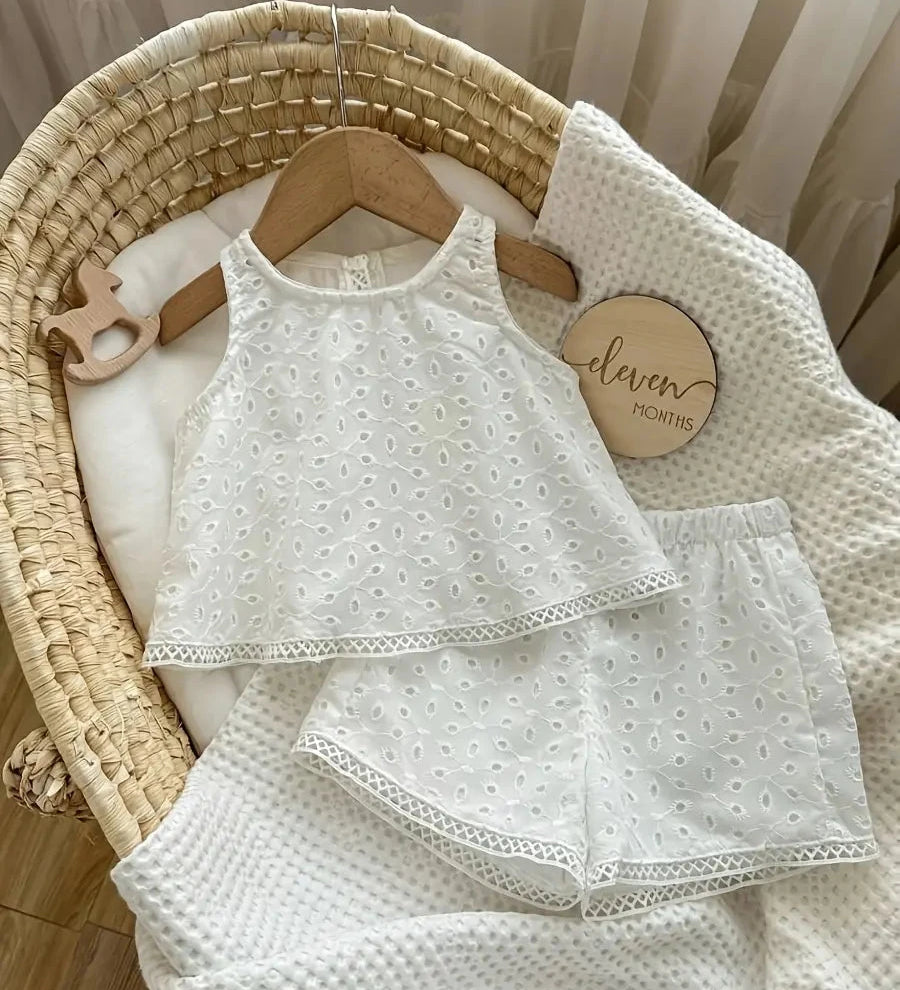 Conjunto Bebê Menina Top e Short Bordado Inglês Renda Vazada Conjunto Menina 03 Kabannas Branco 6-9 Meses 