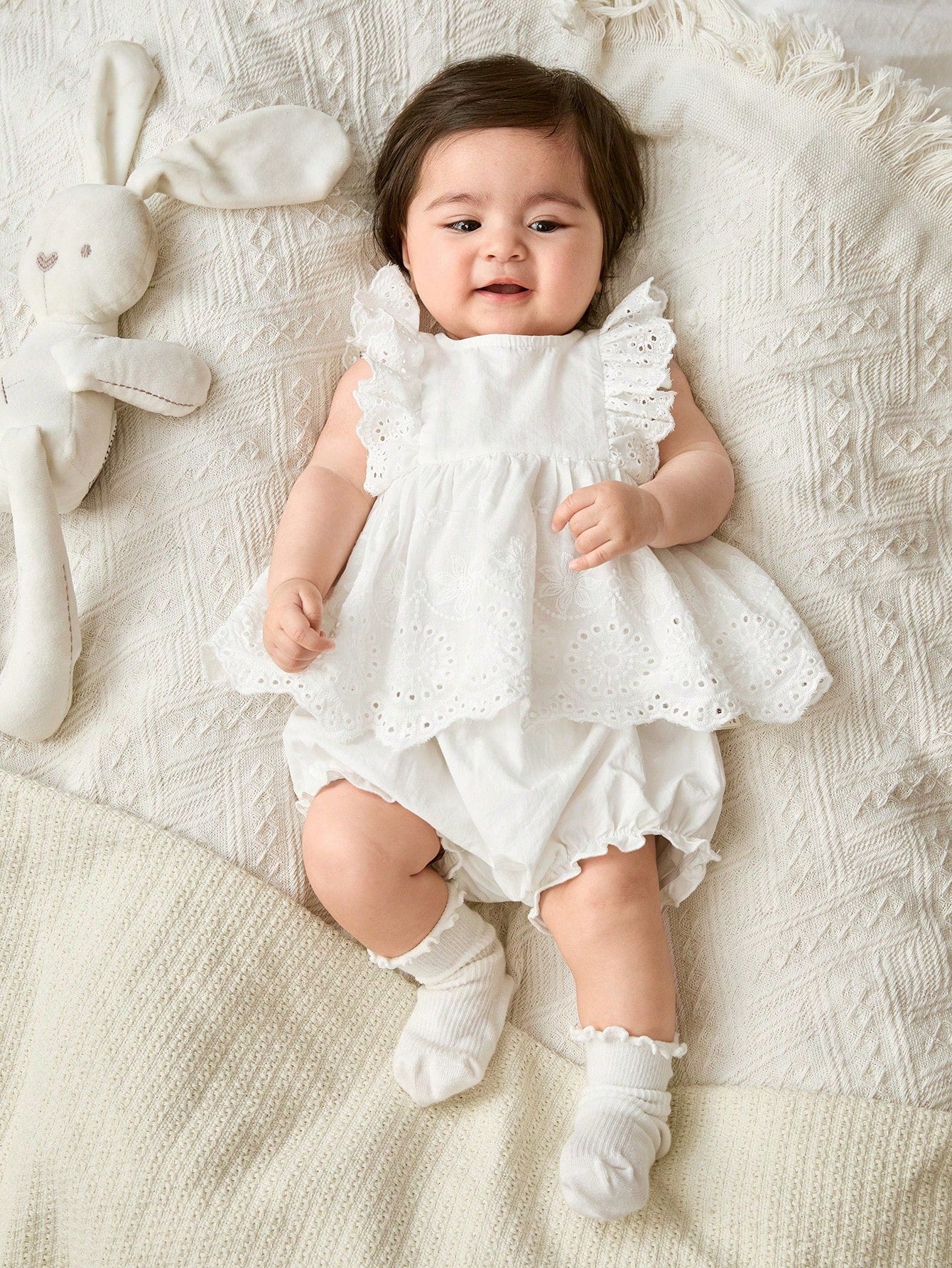 Conjunto Bebê Menina Vestido Bordado Ilhó e Shorts 004 Conjunto Menina 21 Kabannas 