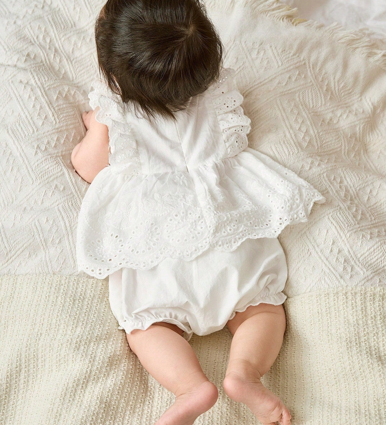 Conjunto Bebê Menina Vestido Bordado Ilhó e Shorts 004 Conjunto Menina 21 Kabannas 
