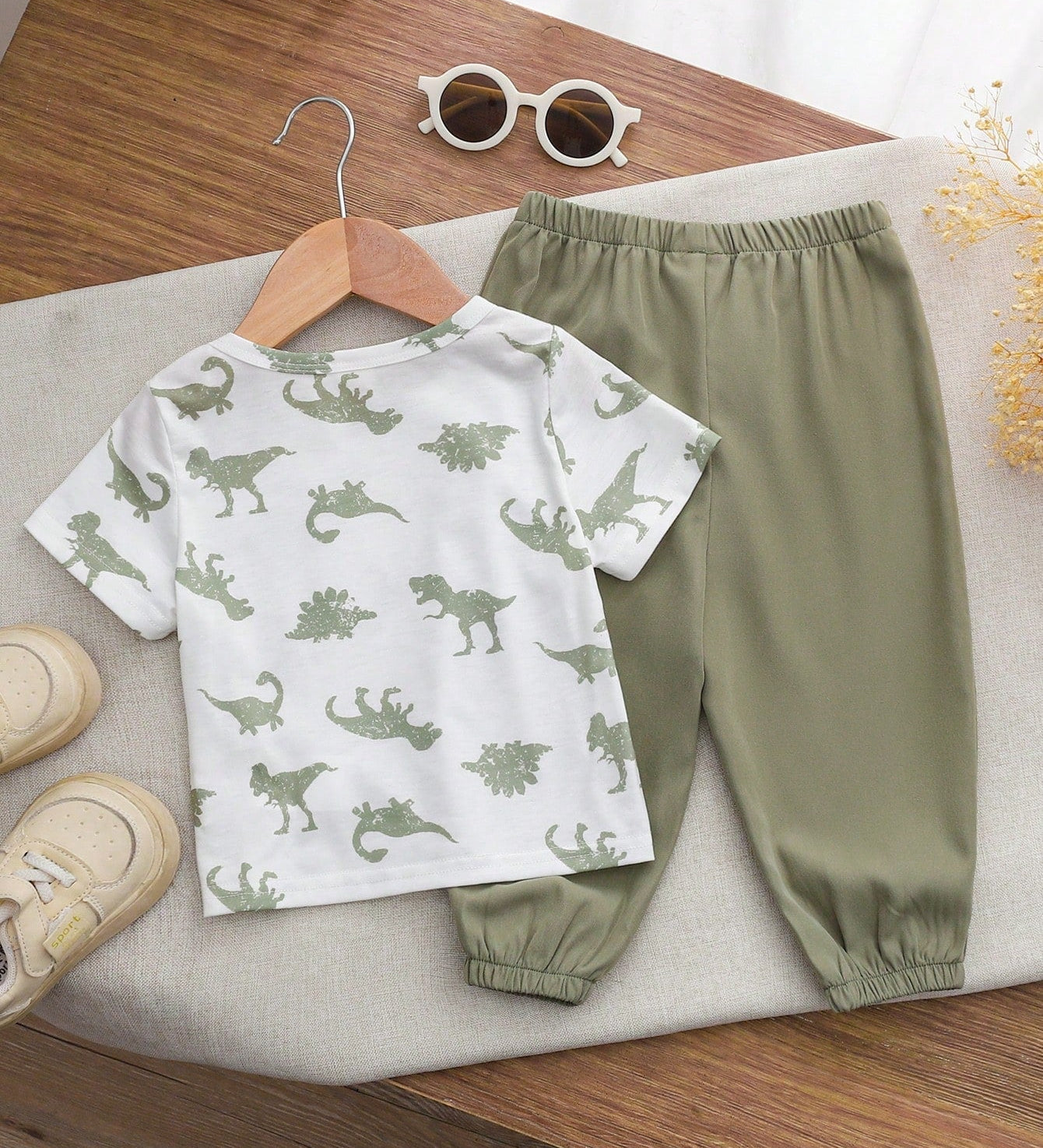 Conjunto Bebê Menino 2 Peças Camiseta Dinossauro e Calça Jogger 001 Conjunto Menino 04 Kabannas 