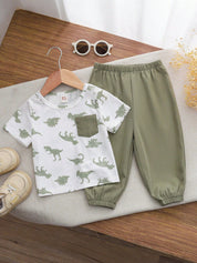 Conjunto Bebê Menino 2 Peças Camiseta Dinossauro e Calça Jogger 001 Conjunto Menino 04 Kabannas Verde oliva 3-6 Meses 